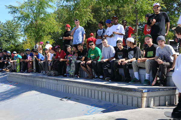Damn Am Canada: the benches made for skateboarding